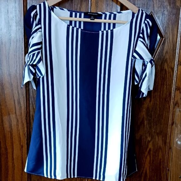 Banana Republic Striped Bow Tie Short Sleeve Blouse Silky XSMALL - Picture 2 of 12